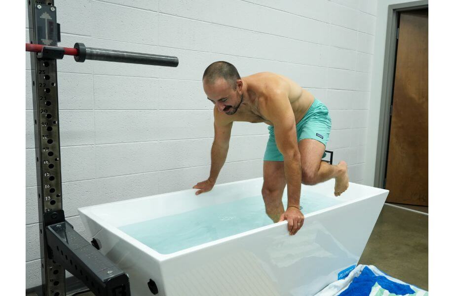 Plunge Review (2024): The Best–But Maybe Most Expensive–Ice Bath You’ll Ever Take, Tested by Experts Cover Image